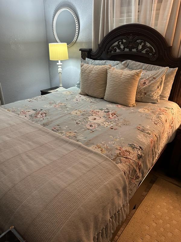 Customer carousel item 7.