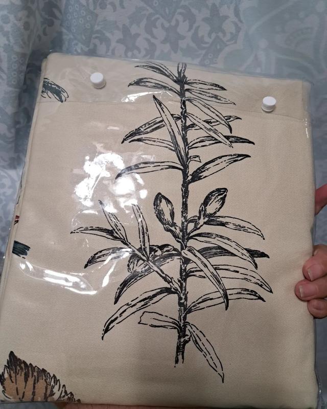 shower curtain decor example.