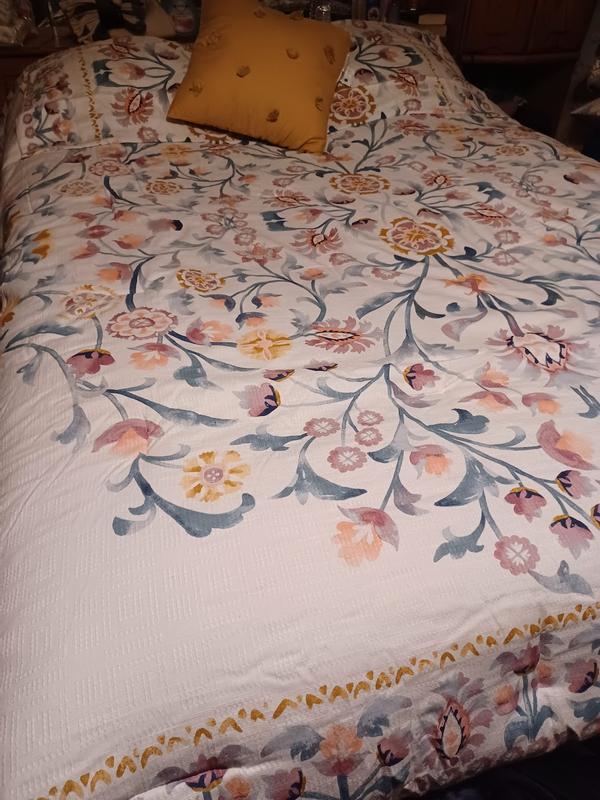 Madison Park Gemma 4 Piece Floral Comforter Set with Throw Pillow