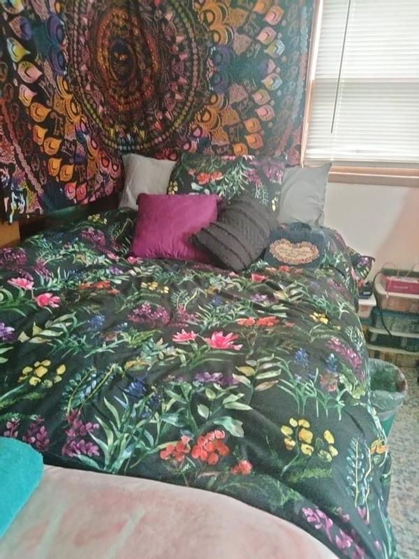 Beautiful and soo comfortable.