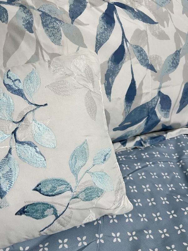 Customer carousel item 4.