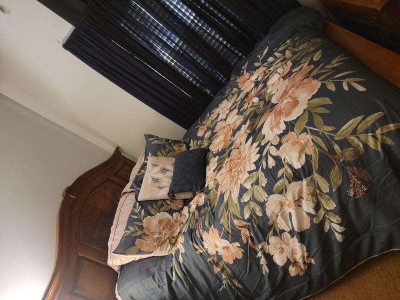 MP comforter set