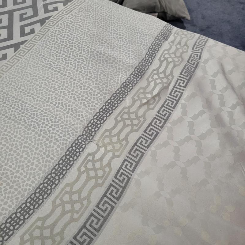 The white pops adding style!