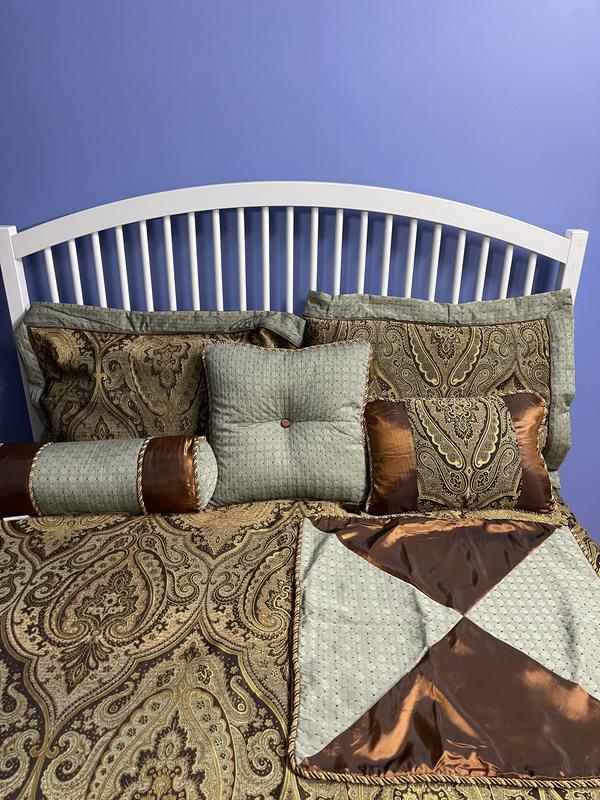 Shop Canovia Classic Springs Jacquard Comforter Set Multi, Comforters &  Blankets