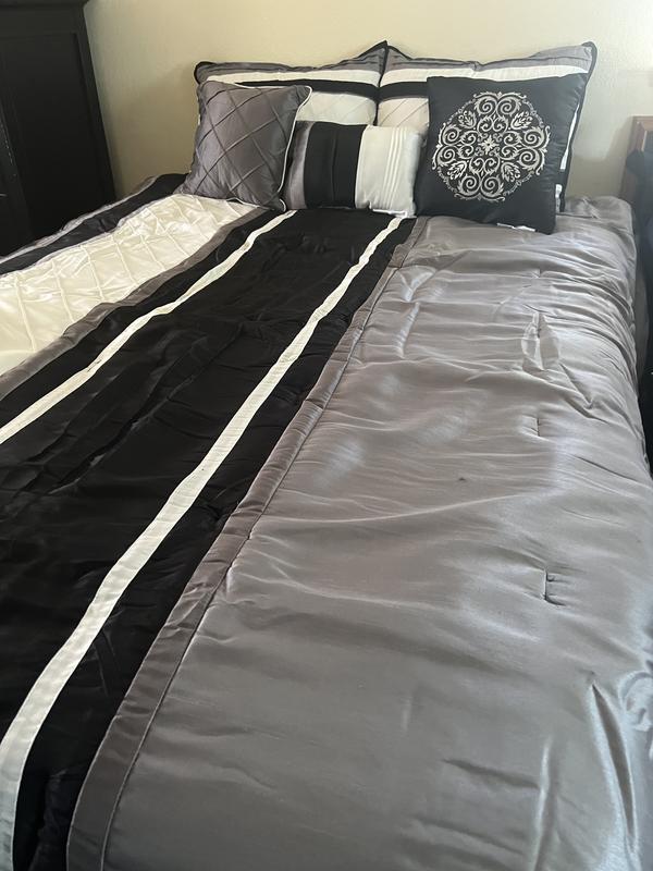 The throw pillows complete the look!