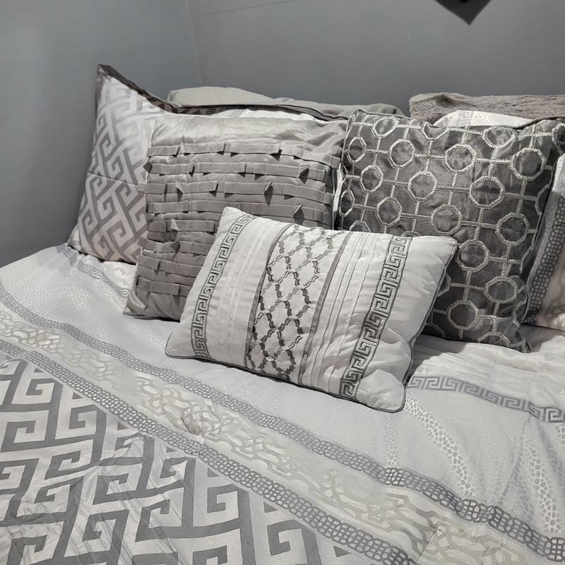 Three throw pillows compliment each other!