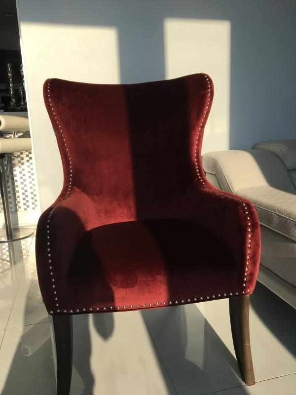 The pictures don’t do justice to this chair