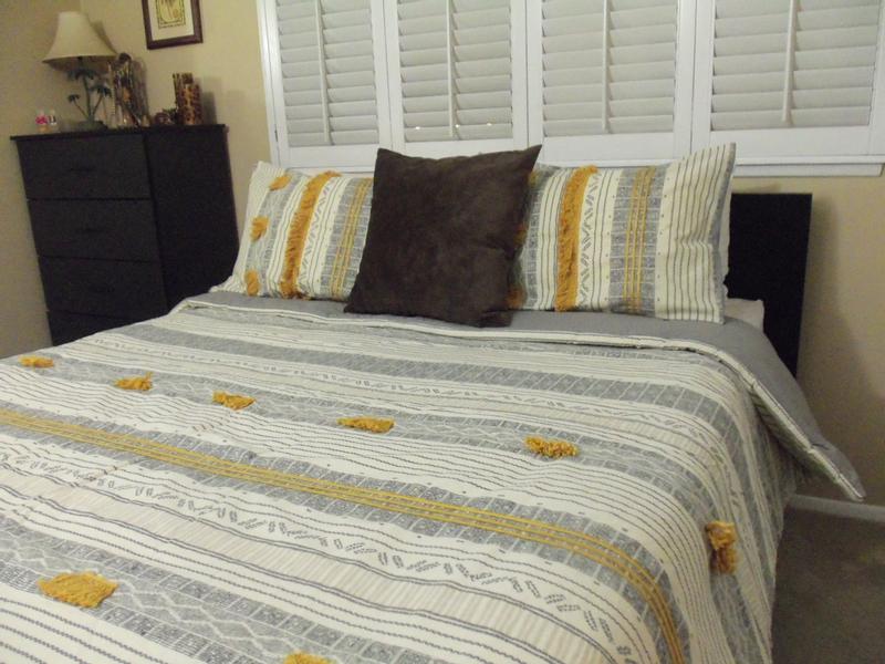 included: comforter & 2 shams