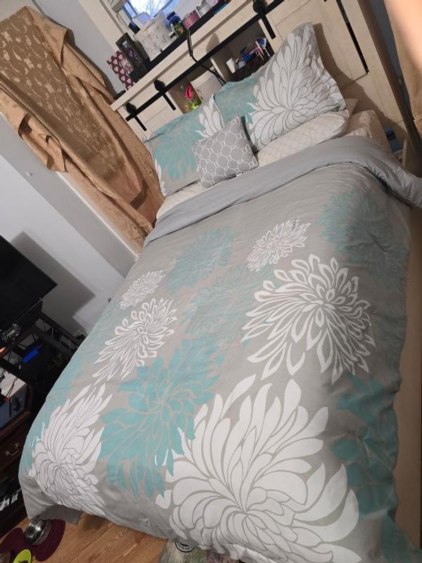 Customer carousel item 5.