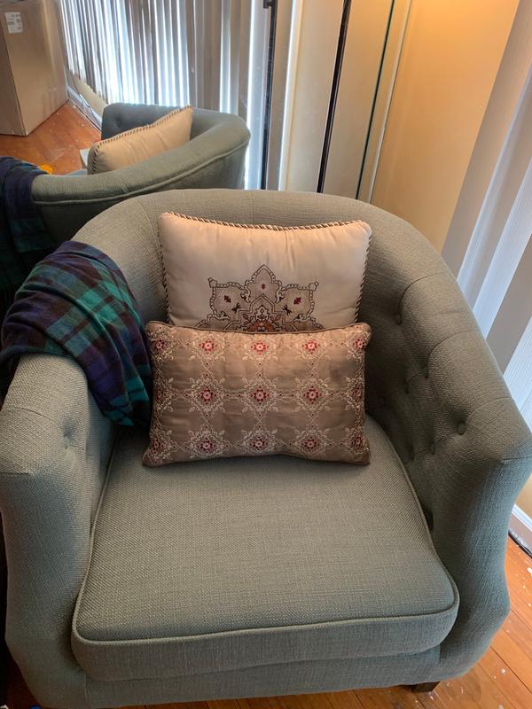 This is a better representation of the actual color