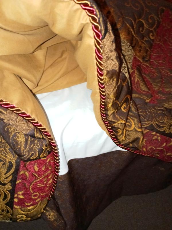 Two strand rope twisted corners