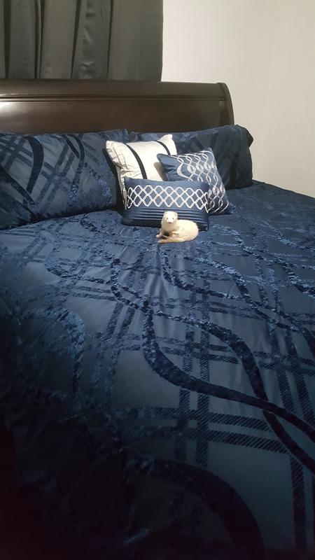 Miley loving the new set also.