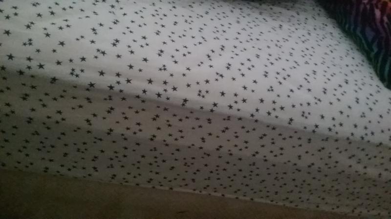 Fits a 14 in thick mattress perfectly!
