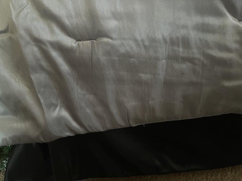 The black bed skirt is perfect!