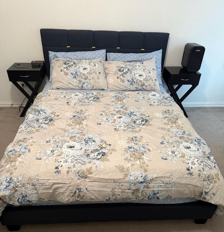 Customer carousel item 12.