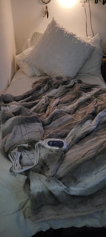 Beautyrest Zuri Oversized Faux Fur Heated Throw Designer Living