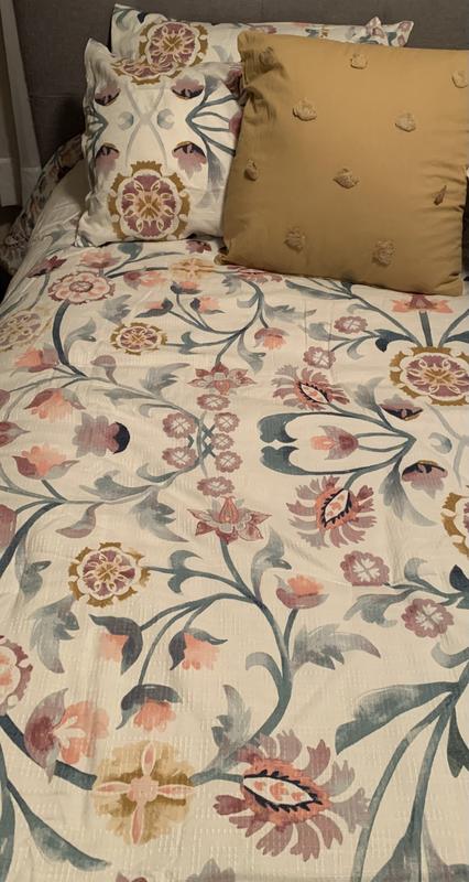 Madison Park Gemma 4 Piece Floral Comforter Set with Throw Pillow