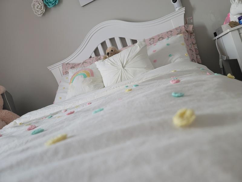 Textured pom pom design