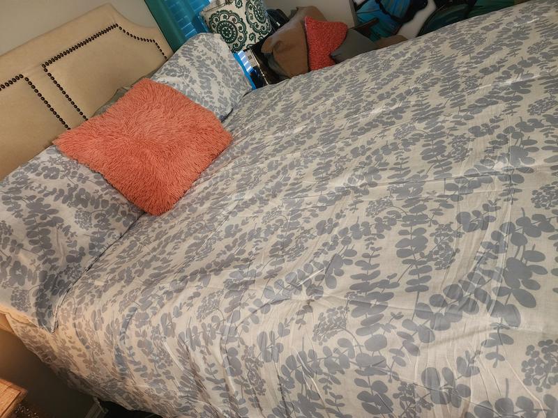 Floral comforter