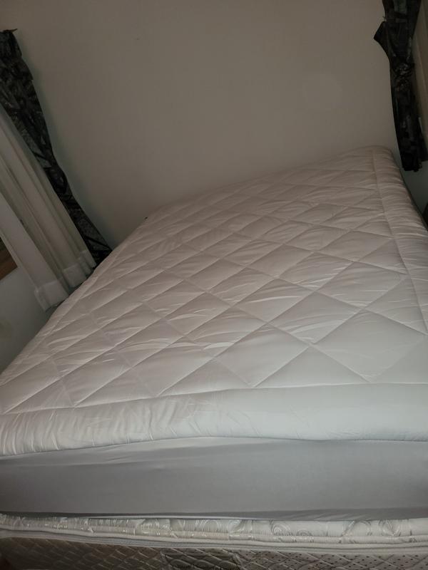 Sleep Philosophy - Serenity 3M Scotchgard Waterproof Mattress Pad on 14" pillowtop mattress