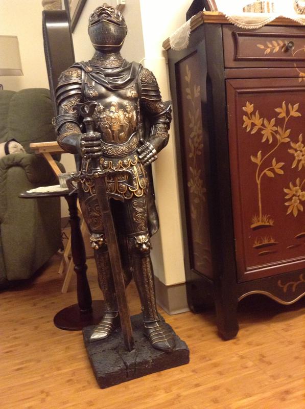 Kings Guard Armor Statue - Design Toscano