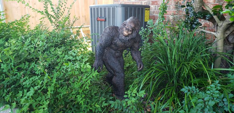 Big foot - The Garden Yeti (JR 110119) - The Jolly Roger - Life