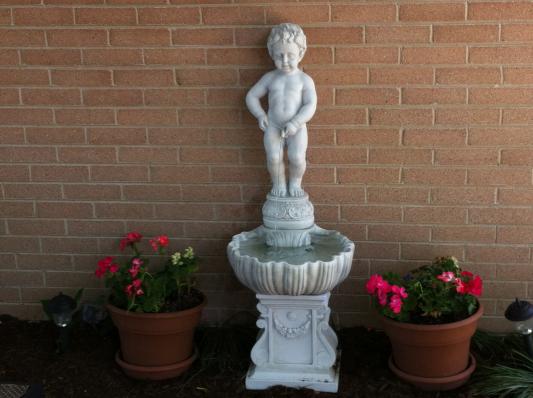 Peeing Boy Fountain with Basin & Pump - Design Toscano