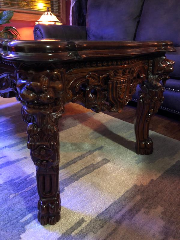 The Lord Raffles Grand Hall Lion Coffee Table - Design Toscano