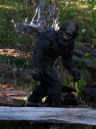 Bigfoot the Giant Life-size Yeti Statue - NE110119 - Design Toscano