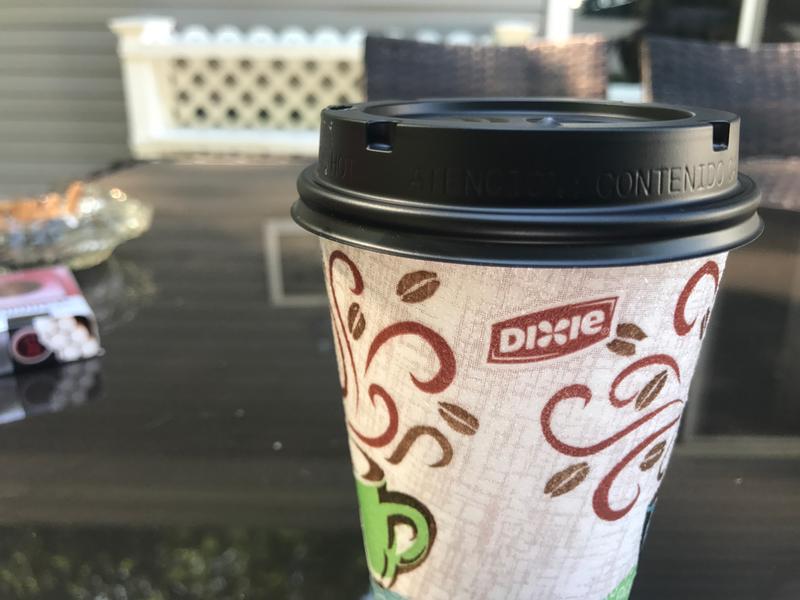 Dixie To Go® Printed Paper Insulated Cups with Lids, 12 oz, 26 ct