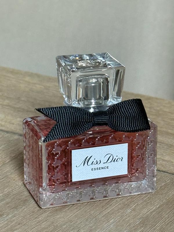 Miss Dior Essence エッセンス Miss Dior Essence: Intense Parfum by Francis Kurkdjian