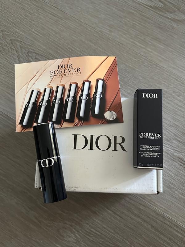 Dior Forever Liquid Foundation セット Y2099779_E01_GHC.jpg