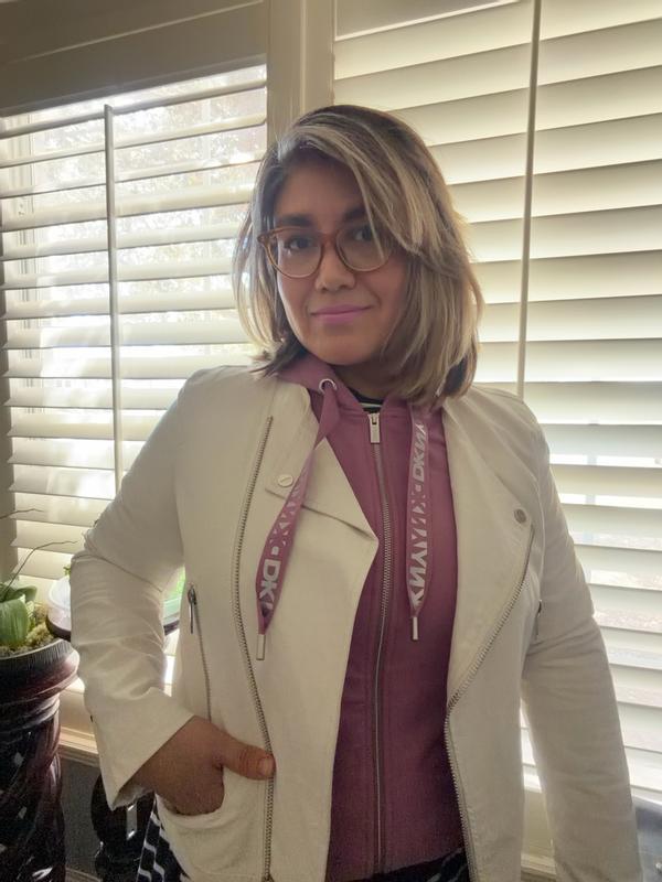 Customer carousel item 4.