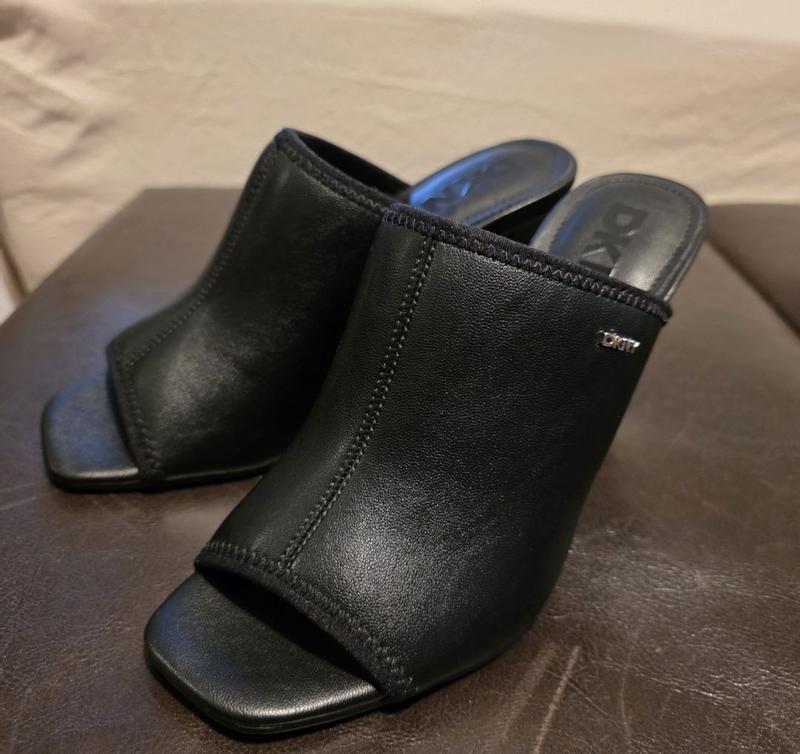 Customer photo for "DKNY is forever classy!"