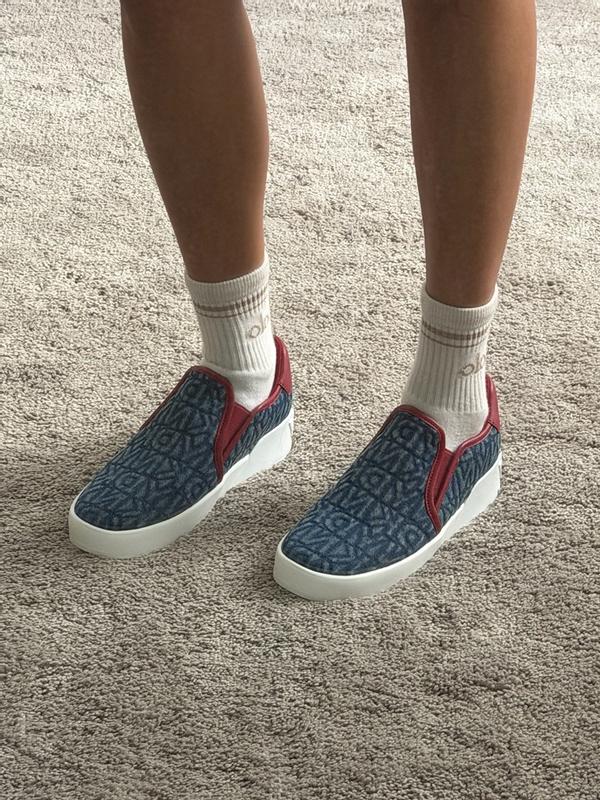 Customer photo for "easy to  wear shoes w a cute style"