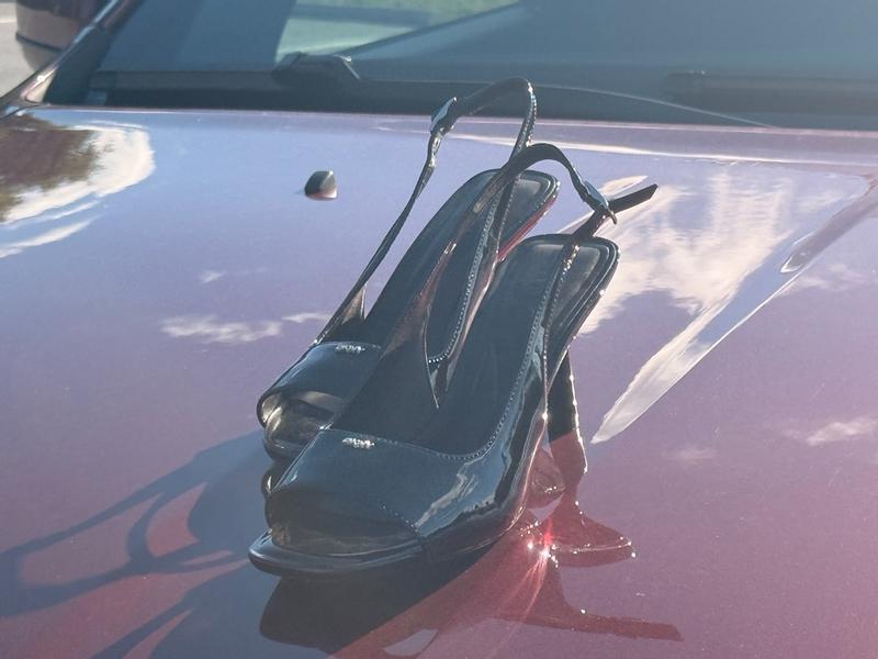 Customer photo for "True size, elegant and super comfortable"