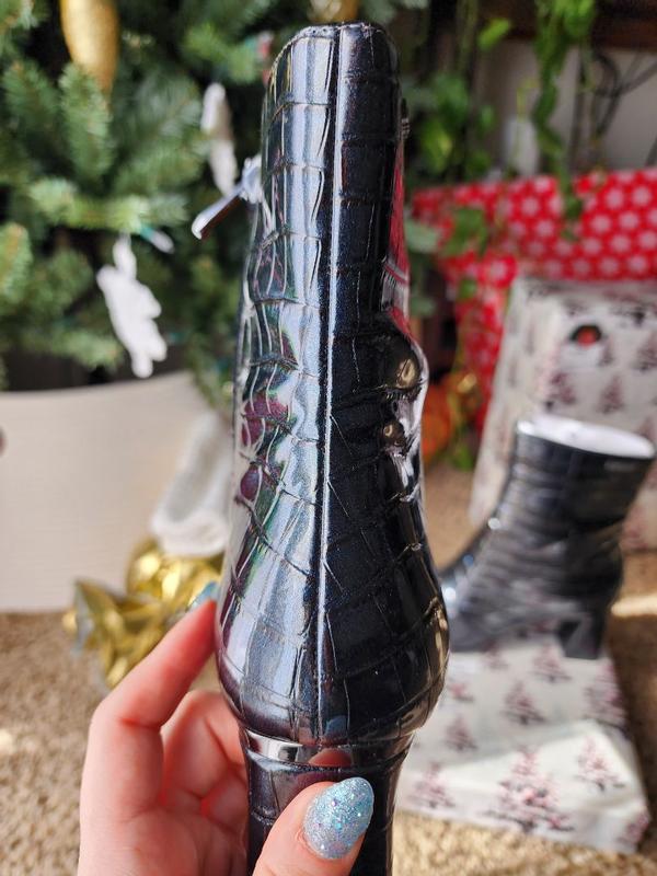 Customer photo for "Super cute shoes; very poor delivery."