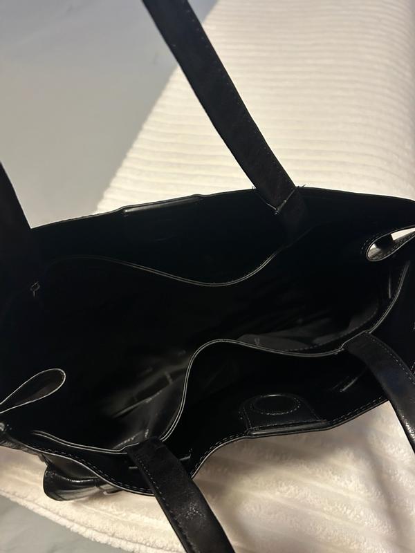 Customer photo for "Perfect size satchel tote!! 👜"