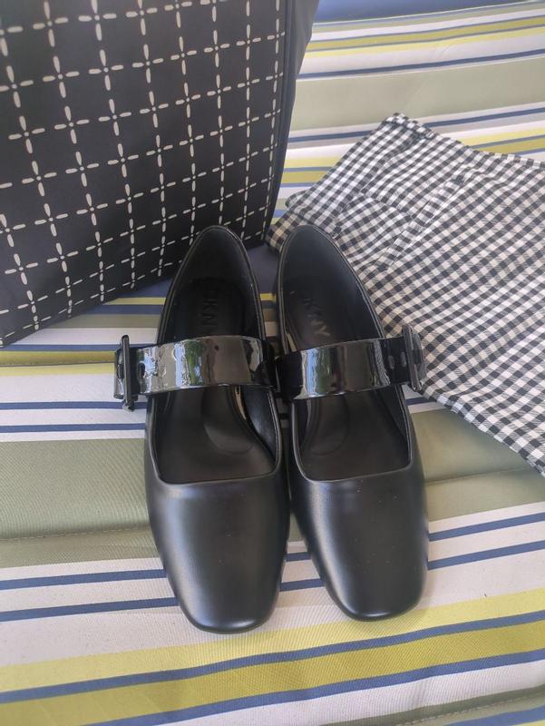 Customer photo for "Comfortable and stylish"