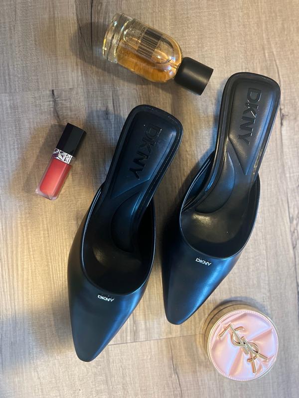Customer photo for "Simple, Elegant & So Easy to Style"