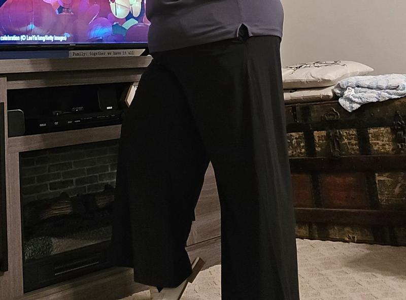 Customer photo for "Flowy wide leg pant that you can dress up or down."
