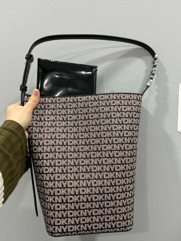 Review Thumbnail Image 0 381079309