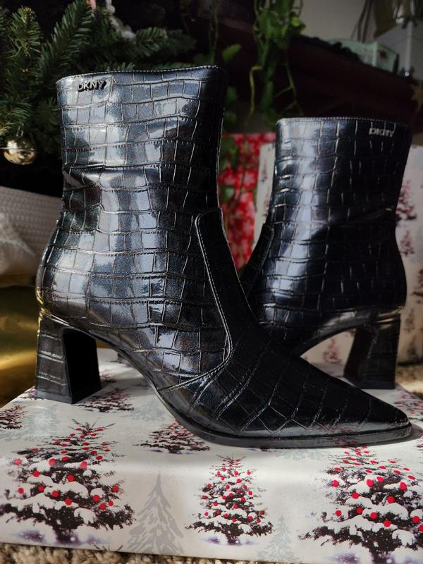 Customer photo for "Super cute shoes; very poor delivery."
