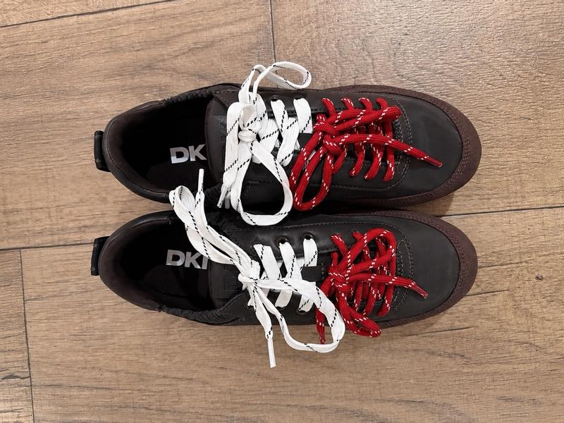 Customer photo for "DKNY Sneaker ⭐️⭐️⭐️⭐️⭐️"