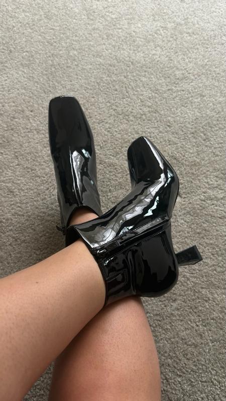 Customer photo for "Very comfortable booties"
