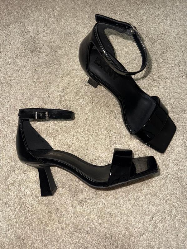 Customer photo for "Chic, comfortable and easy to style"