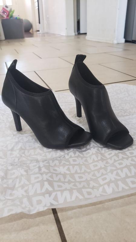 Customer photo for "Best DKNY HEELS 👠"