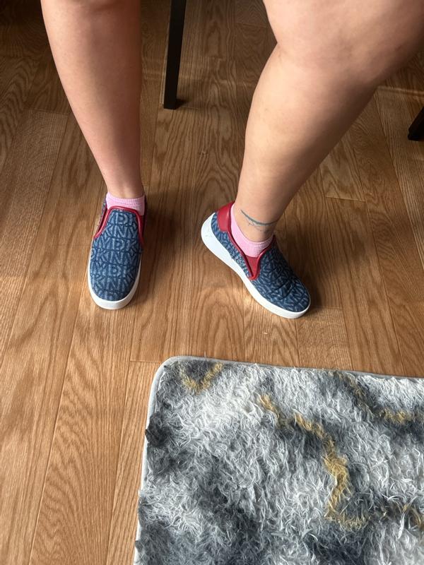 Customer photo for "Comfortable and stylish for everyday wear"