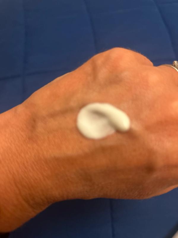 Customer photo for "Lightweight cream"