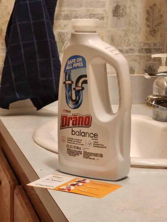 Drano Balance Drain Clog Remover and Cleaner, Non-Corrosive, Formulated  Using Only Essential Ingredients, 32 Fl Oz